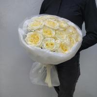 Букет из 15 сливочных роз
