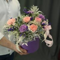 Цветы в шляпной коробке