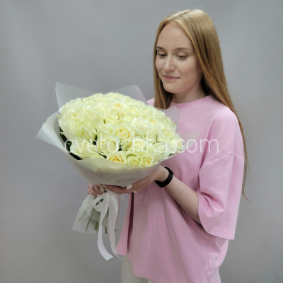 Букет из 51 белой мини розы
