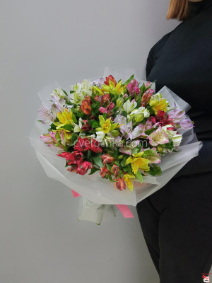 Букет из 25 альстромерий с доставкой в Челябинске