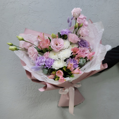 "Жизнь прекрасна" нежный букет с эустомой