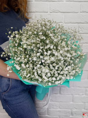 Букет из белой гипсофилы с доставкой в Челябинске