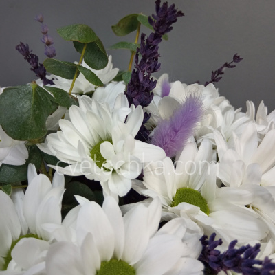 "Лавандовый бриз" цветы в шляпной коробке